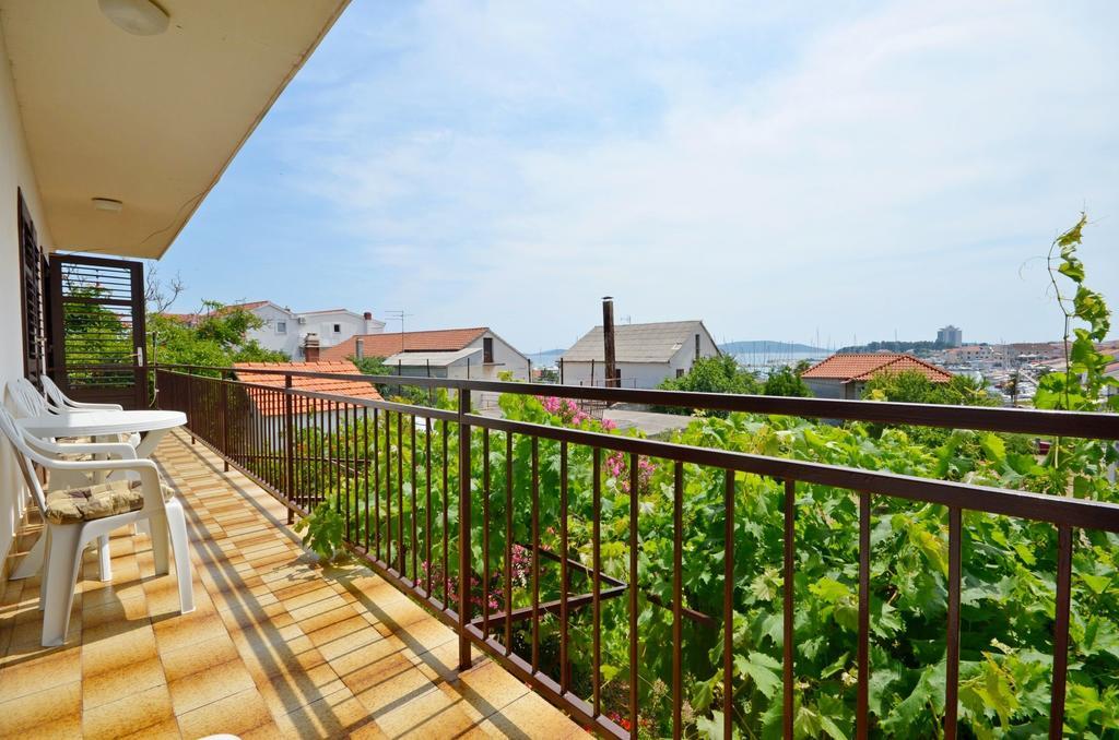 Apartments Marija Near Center Vodice Exterior photo