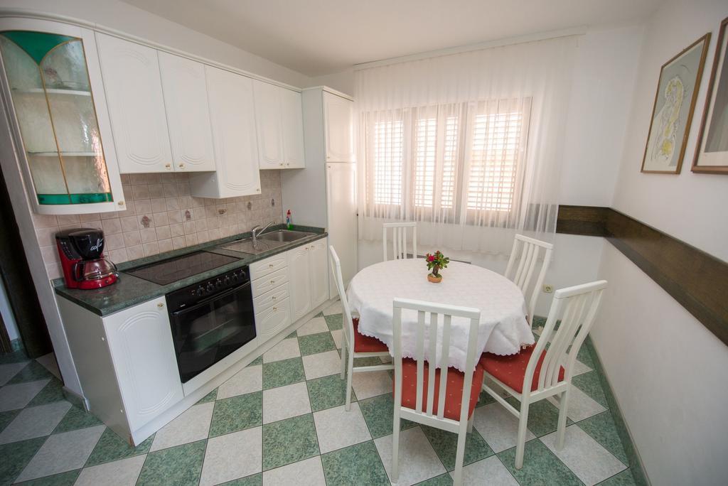 Apartments Marija Near Center Vodice Exterior photo