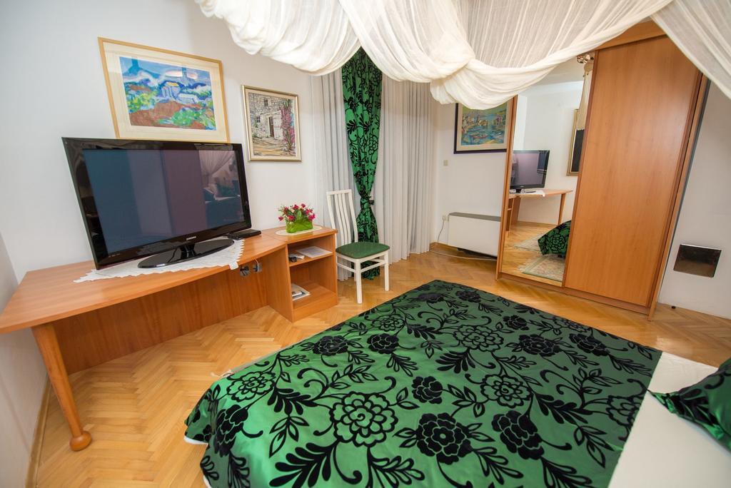 Apartments Marija Near Center Vodice Exterior photo