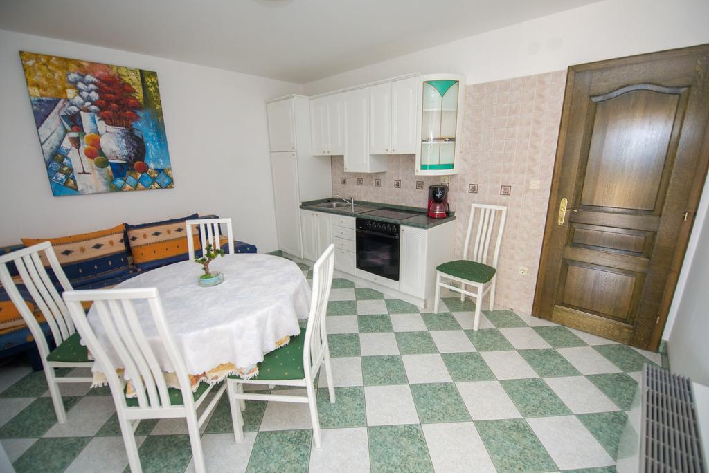 Apartments Marija Near Center Vodice Exterior photo